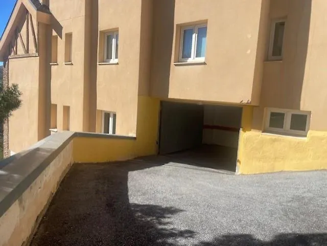 Апартаменти Area Nevada 22